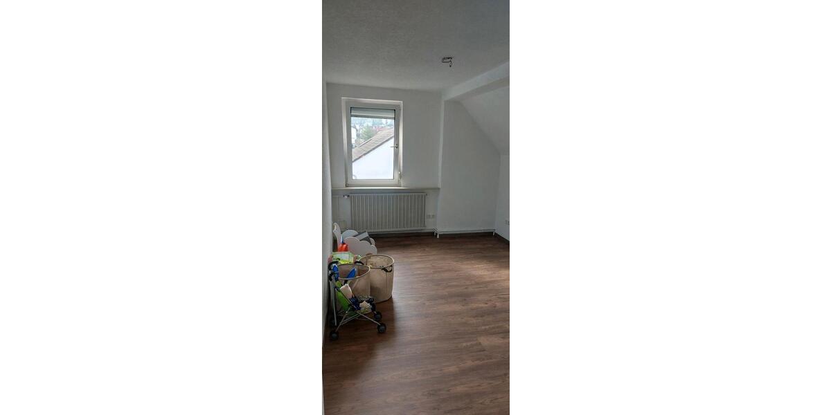 Dachgeschoßwohnung Pohlheim - 3 Zimmer, 59 m&sup2;, 600&euro; | Angebot:25852354