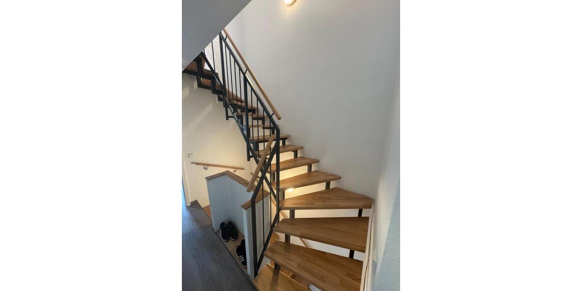 Reihenhaus Bad Endbach - 6 Zimmer, 128 m&sup2;, 1.350&euro; | Angebot:24417848