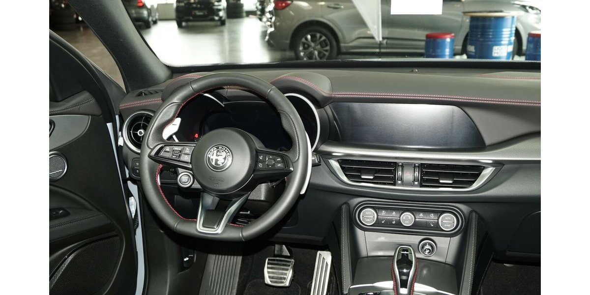 Alfa Romeo Stelvio 2.2 D Competizione Q4 ALLRAD LEDER AHK 45.000 km 38.888 &euro; Lich 35423