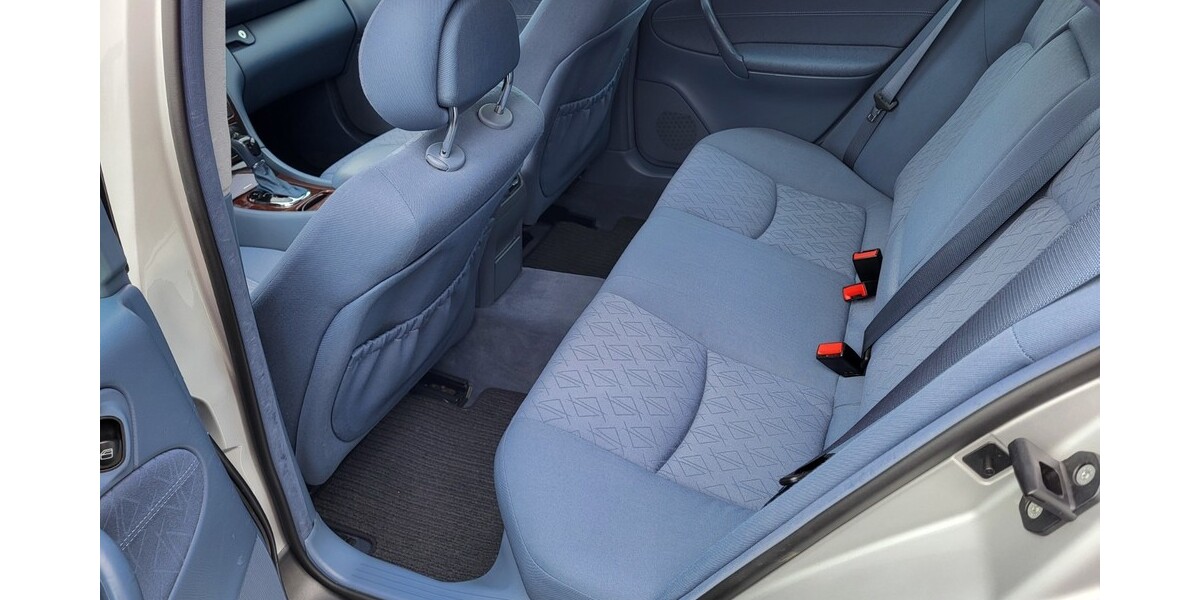 Mercedes-Benz 220 66.300 km 11.900 &euro; Linden 35440