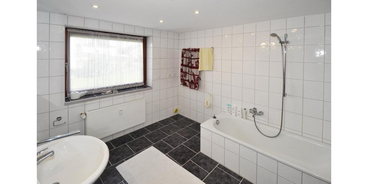 Etagenwohnung Gießen Allendorf - 3 Zimmer, 108 m&sup2;, 990&euro; | Angebot:25807433