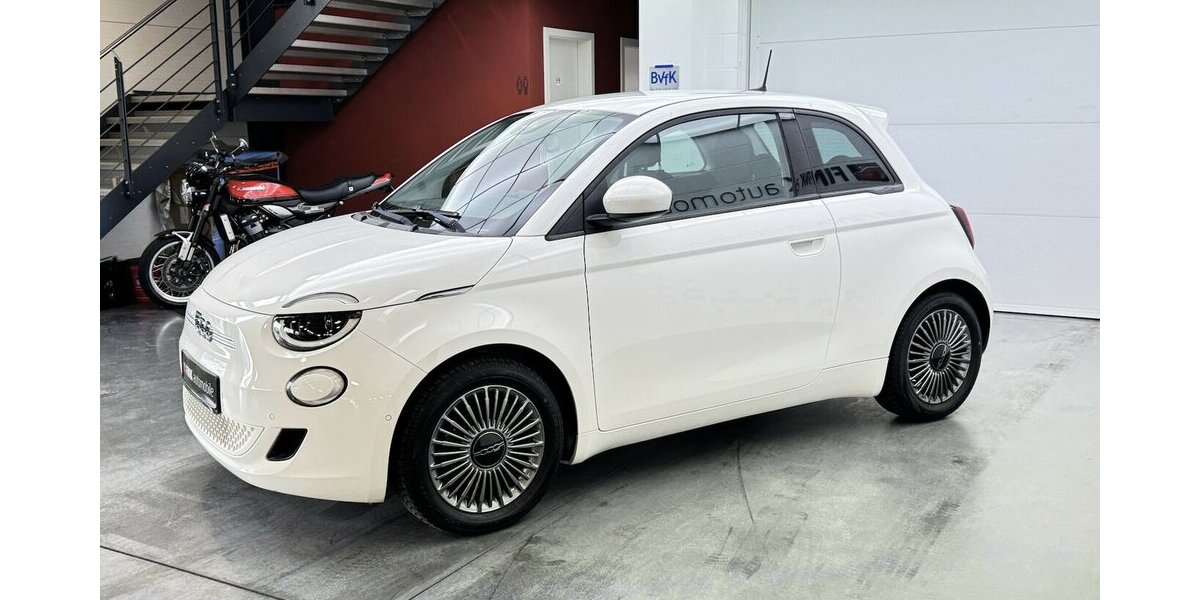Fiat 500e Icon 42 kWh FULL-LED,Carplay,Kamera 11.300 km 20.350 &euro; Lich 35423