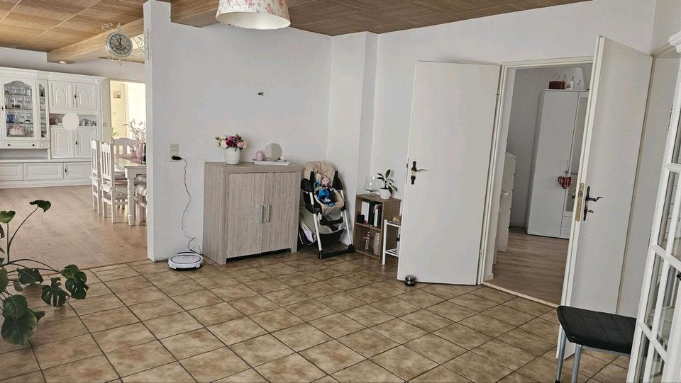 Mehrfamilienhaus, Wohnhaus Lich - 9 Zimmer, 160 m&sup2;, 330.000&euro; | Angebot:25876197