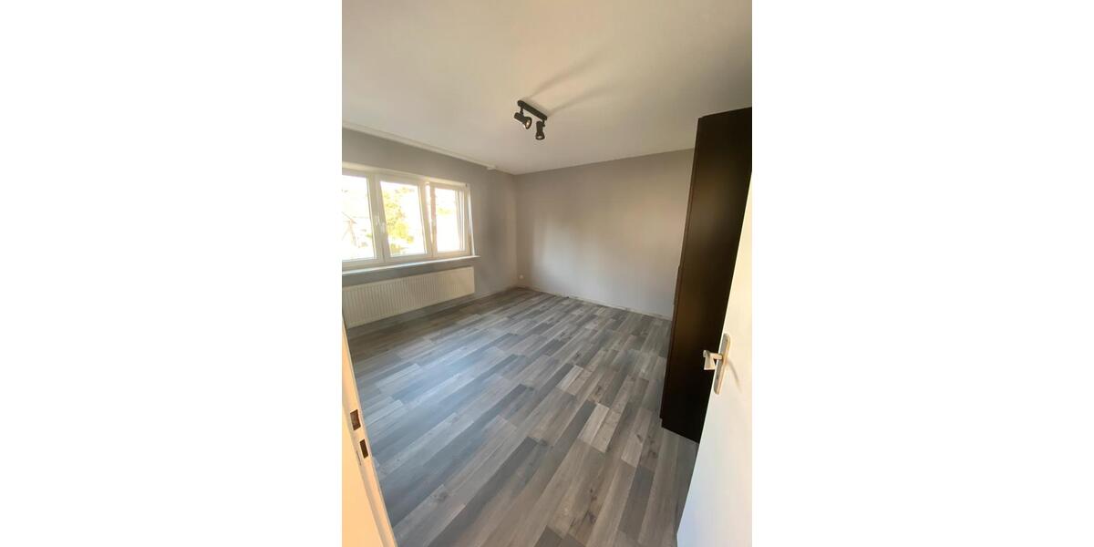 Einfamilienhaus Sinn - 5 Zimmer, 155 m&sup2;, 980&euro; | Angebot:25977479