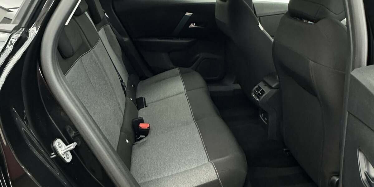 Citroen e-C4 136 Feel 50KWh SHZ Batteriezertifikat 39.100 km 15.220 &euro; Lich 35423