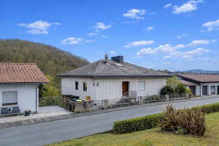 Haus Aßlar - 7 Zimmer, 300 m&sup2;, 529.000&euro; | Angebot:26136711