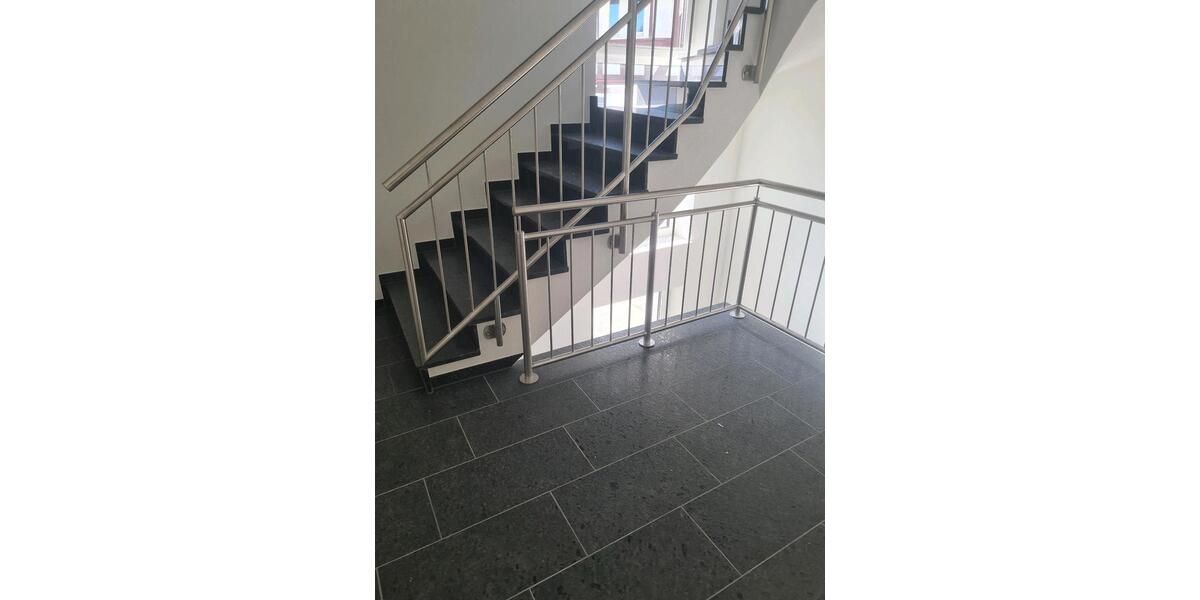 Etagenwohnung Wetzlar Naunheim - 3 Zimmer, 100 m&sup2;, 1.600&euro; | Angebot:26481562