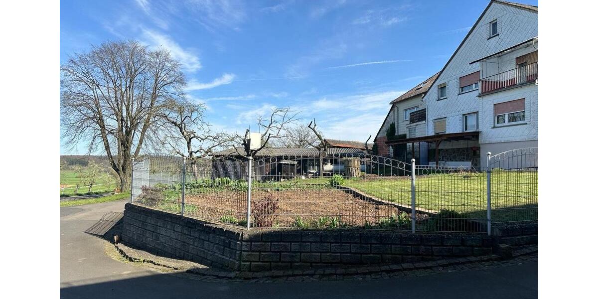 Bauernhaus, Landhaus Aßlar - 10 Zimmer, 260 m&sup2;, 285.000&euro; | Angebot:25841533