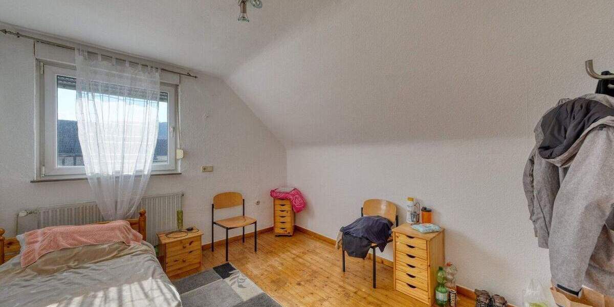 Mehrfamilienhaus, Wohnhaus Aßlar - 8 Zimmer, 186 m&sup2;, 219.000&euro; | Angebot:25697034