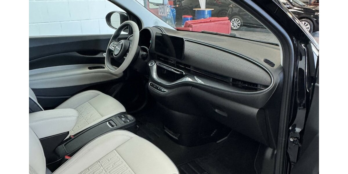 Fiat 500e La Prima by Bocelli 1.Hand Cabrio 42 kWh 25.600 km 23.990 &euro; Lich 35423