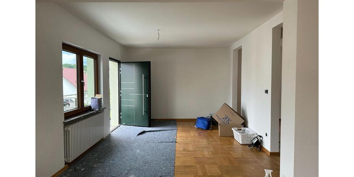 Etagenwohnung Ehringshausen - 3 Zimmer, 103 m&sup2;, 1.050&euro; | Angebot:25416527