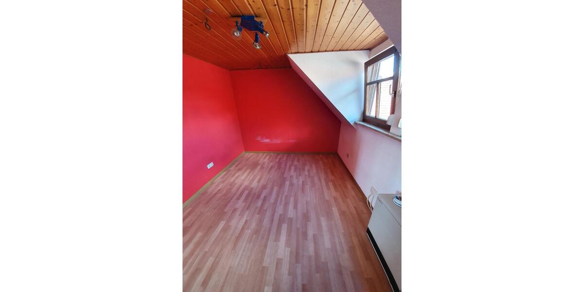 Dachgeschoßwohnung Ebsdorfergrund - 2 Zimmer, 40 m&sup2;, 410&euro; | Angebot:25991872