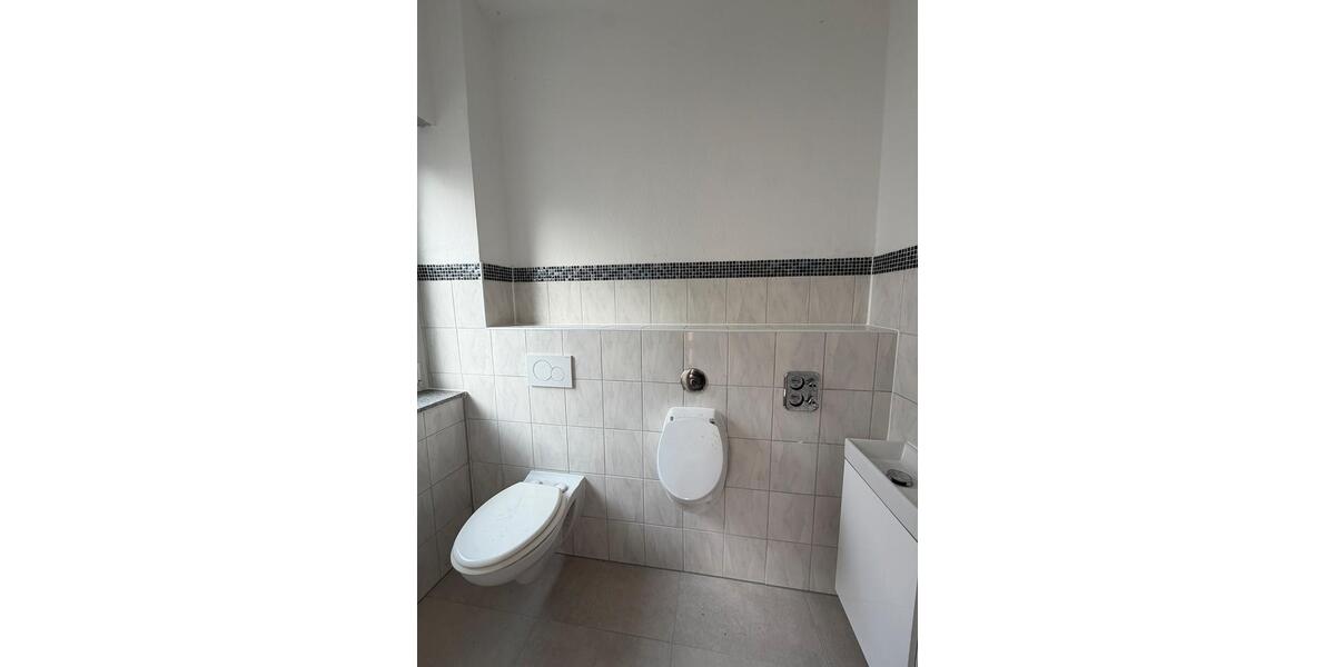 Etagenwohnung Gladenbach - 4 Zimmer, 135 m&sup2;, 1.300&euro; | Angebot:25329546