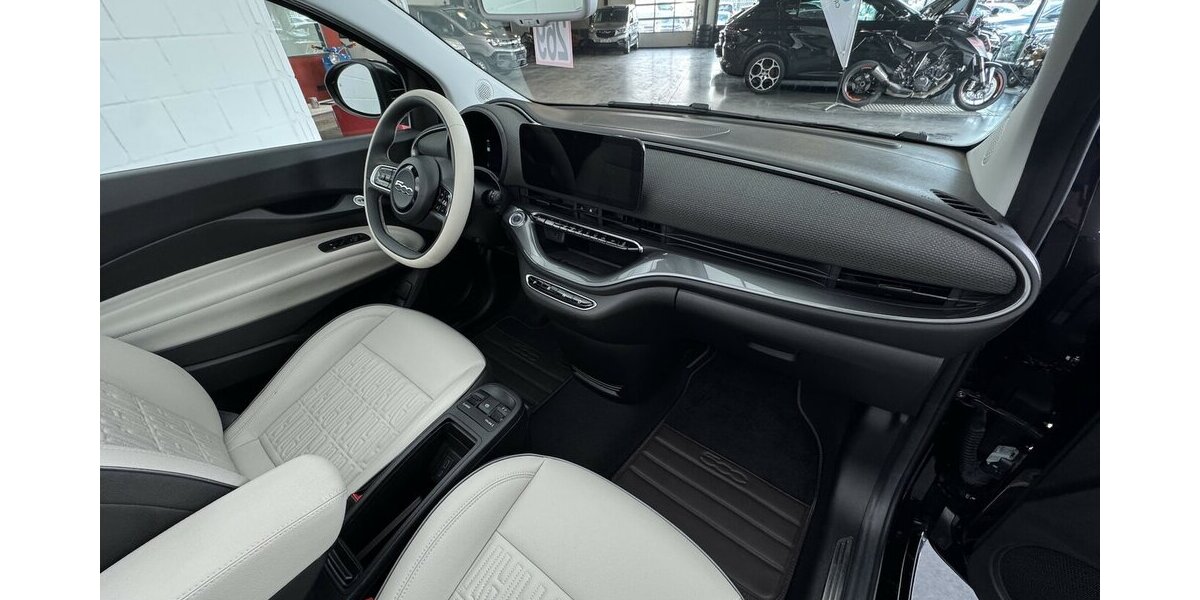 Fiat 500e La Prima by Bocelli 1.Hand Cabrio 42 kWh 28.200 km 24.490 &euro; Lich 35423