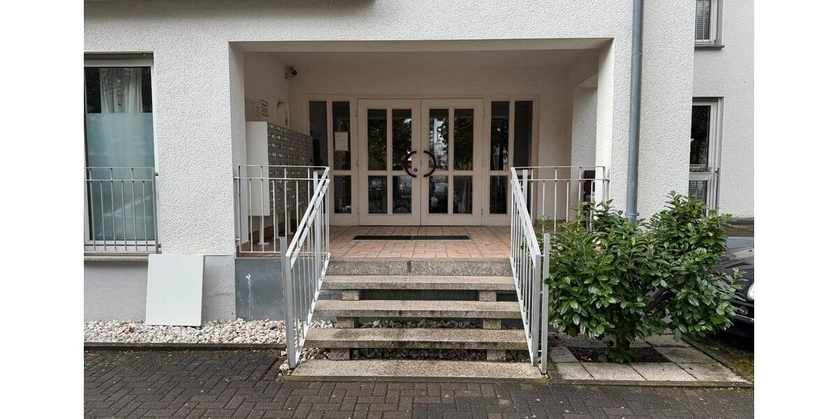 Dachgeschoßwohnung Marburg - 1 Zimmer, 22 m&sup2;, 380&euro; | Angebot:26004074