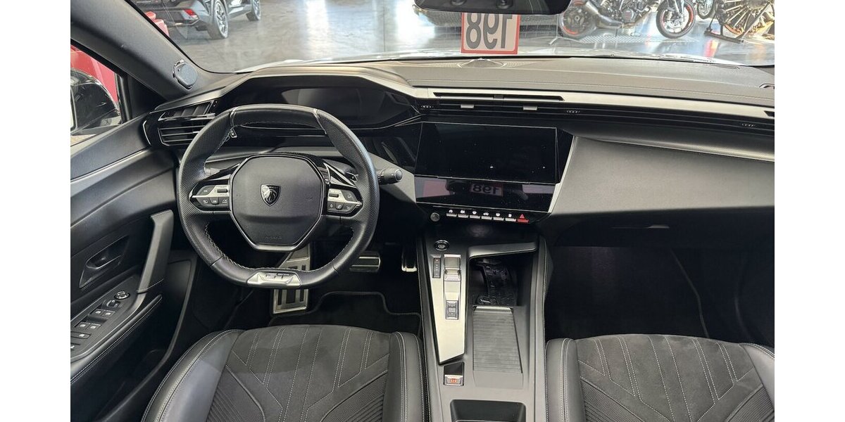 Peugeot 408 GT 130 PureTech EAT8 Focal Panodach 32.000 km 24.970 &euro; Lich 35423