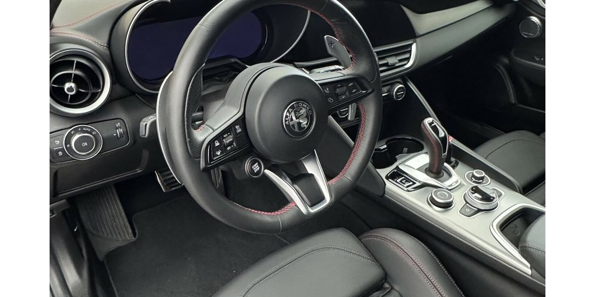 Alfa Romeo Giulia Competizione Q4 Turbo CarPlay Kamera 8.960 km 36.220 &euro; Lich 35423