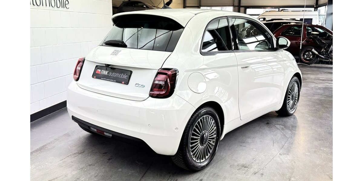 Fiat 500e Icon 1.Hand 42kWh Sitzheizung Kamera 11.300 km 18.770 &euro; Lich 35423