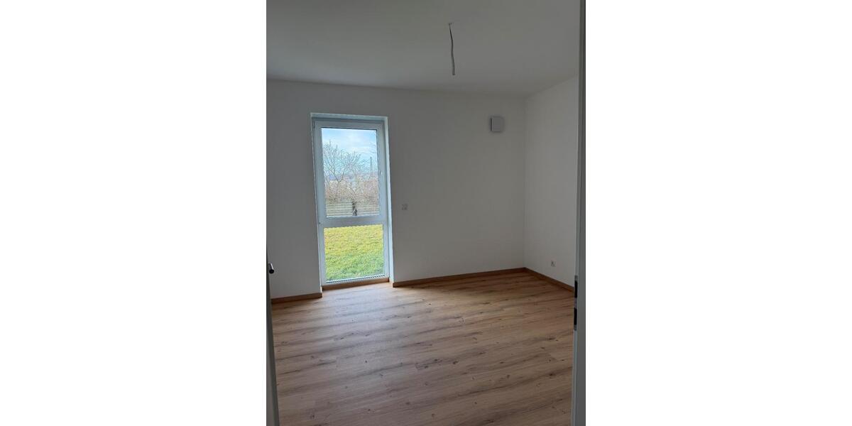Erdgeschoßwohnung Bad Nauheim - 3 Zimmer, 88 m&sup2;, 1.360&euro; | Angebot:26676032