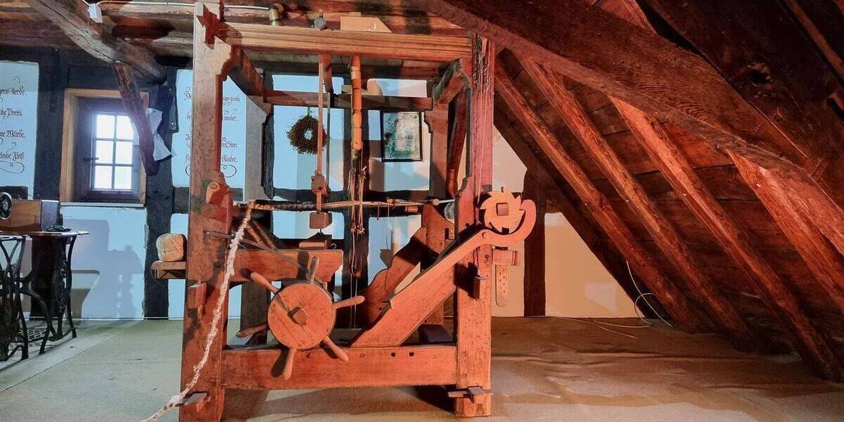 Bauernhaus, Landhaus Mittenaar Bicken - 8 Zimmer, 227 m&sup2;, 190.000&euro; | Angebot:25740426