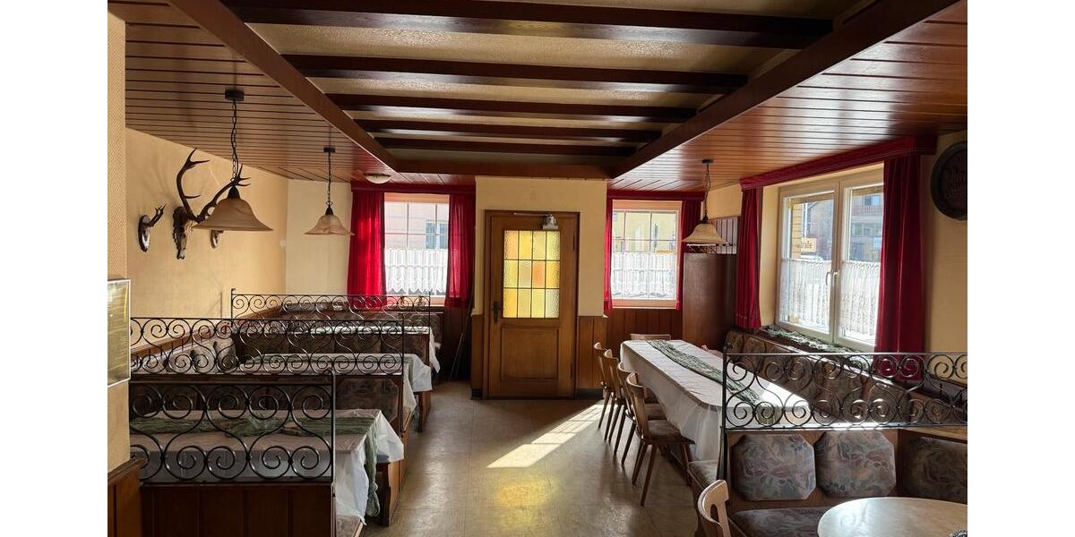 Einfamilienhaus Biebertal - 8 Zimmer, 265 m&sup2;, 820&euro; | Angebot:25641969